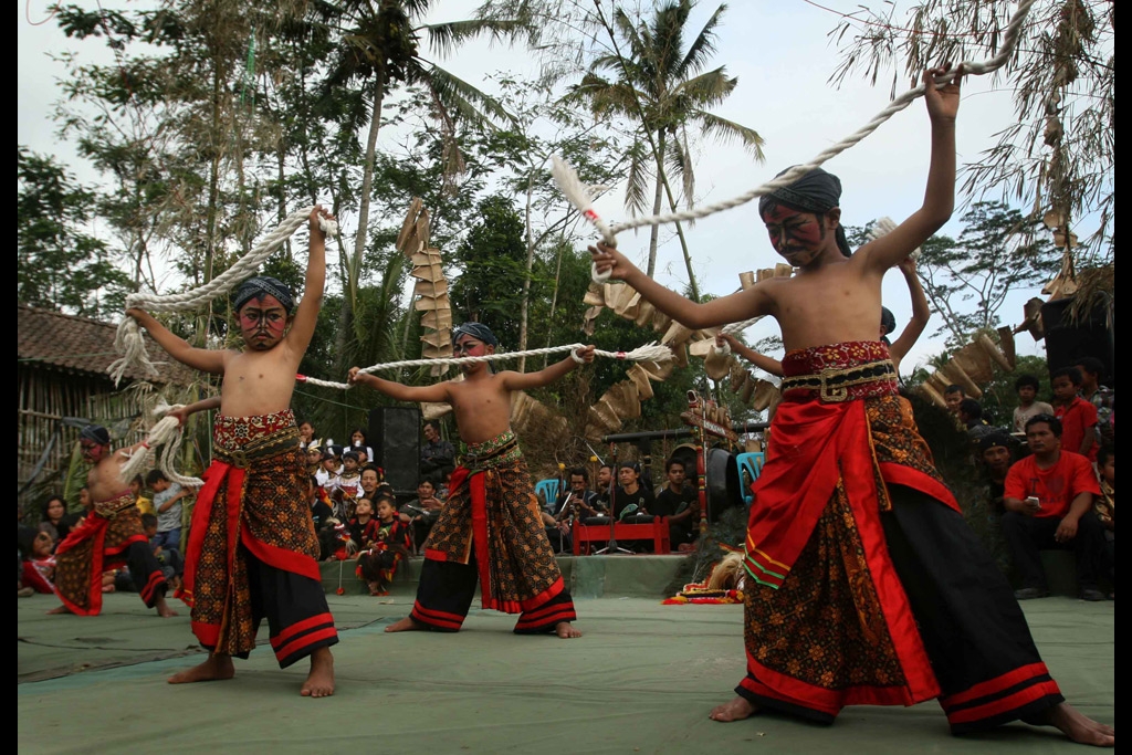 Tlatah Bocah, Hajat...