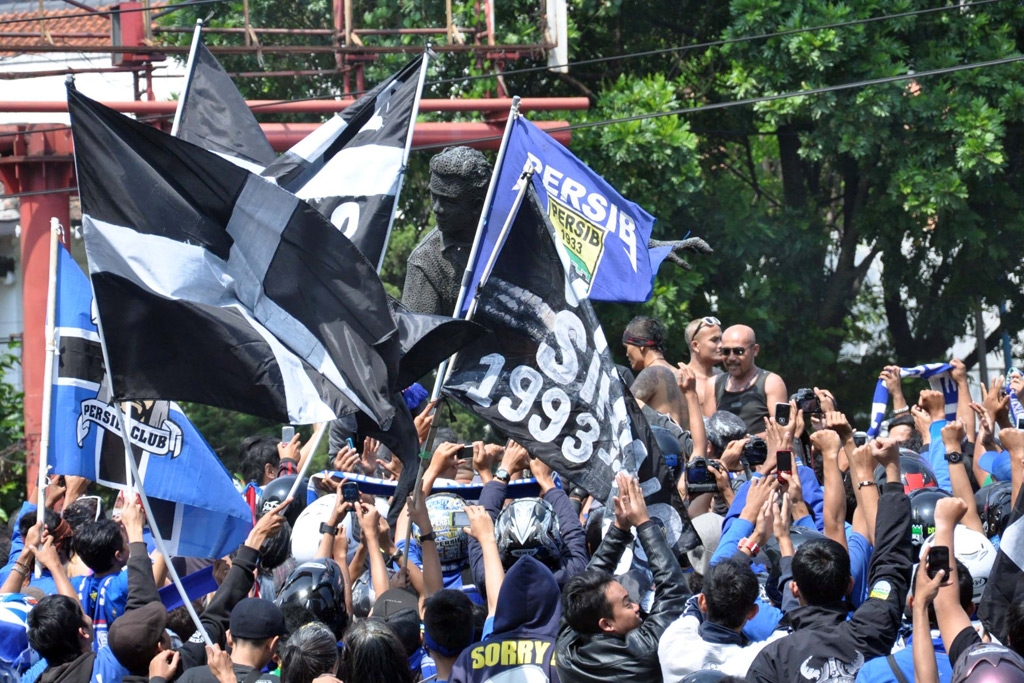 Hut Viking Fans Club