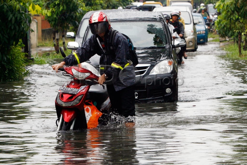 Hujan Deras Mengguyur...