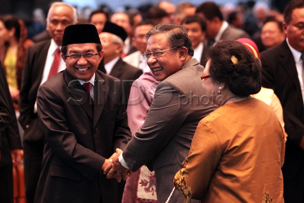OJK Sumpah Jabatan di...