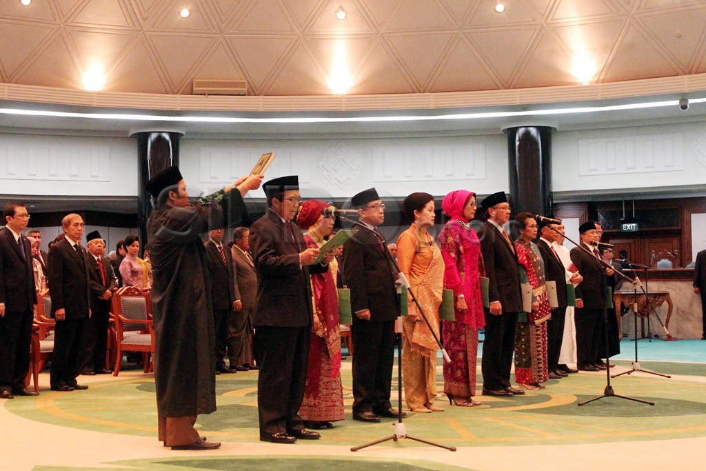 OJK Sumpah Jabatan di...