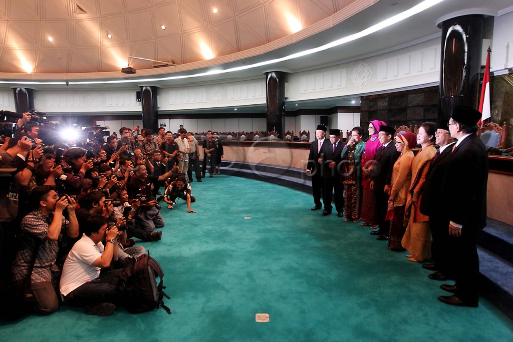 OJK Sumpah Jabatan di...