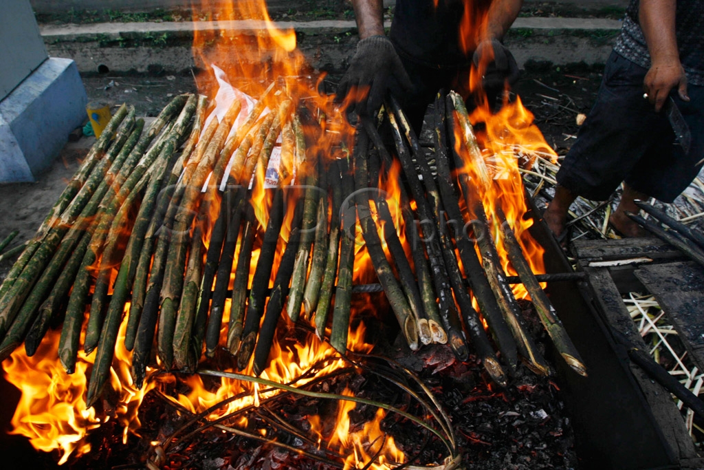 Berbuka dengan Rotan...