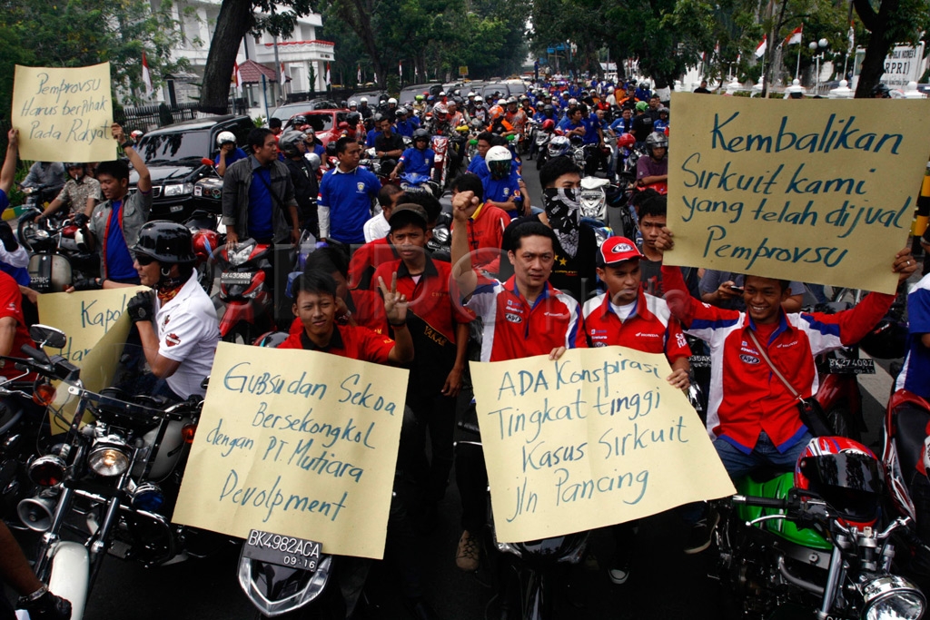 Unjuk Rasa Pembalap