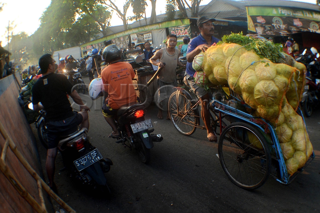 Pasar Tradisional Jelang...