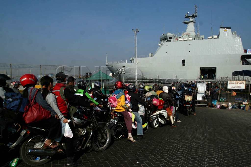 Balik Dengan Kapal Perang