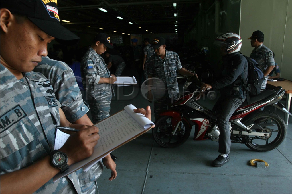 Balik Dengan Kapal Perang