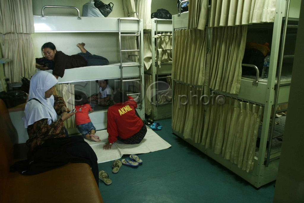 Balik Dengan Kapal Perang