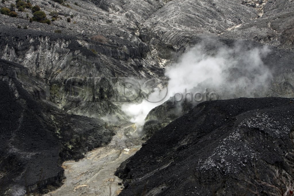 Tangkuban Perahu Waspada
