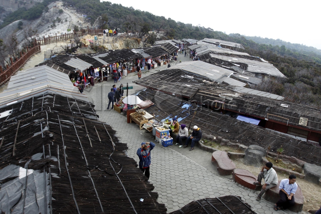 Tangkuban Perahu Waspada
