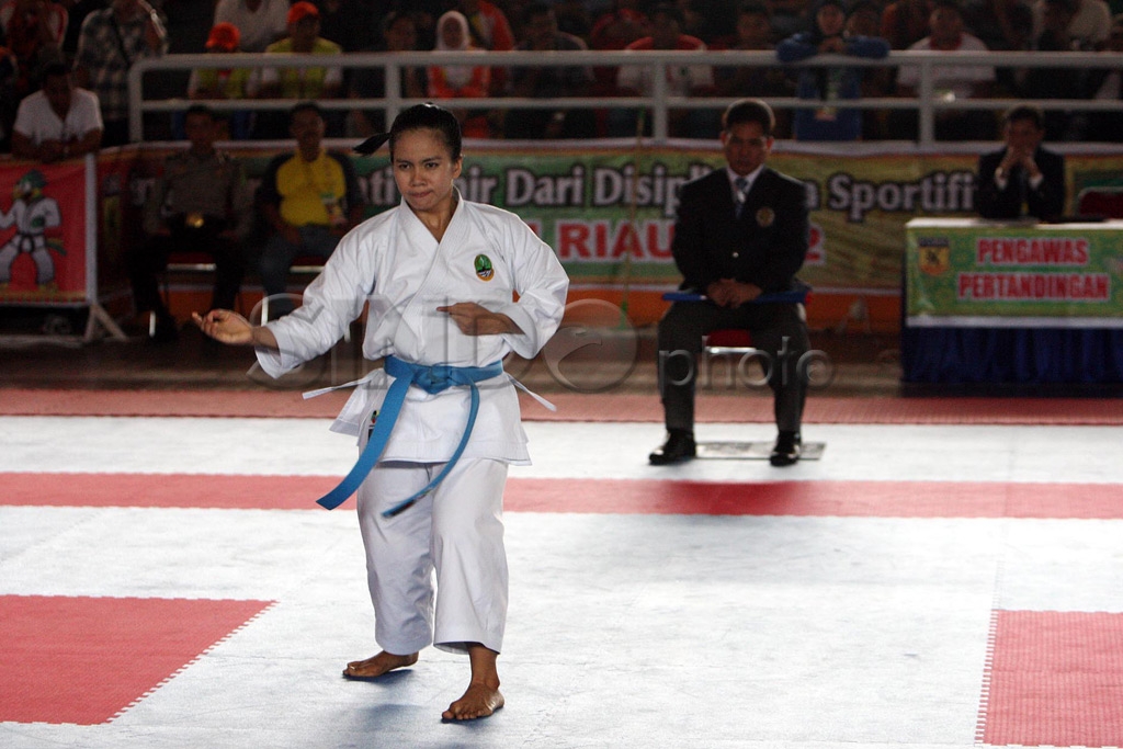 Emas Kata Perseorangan