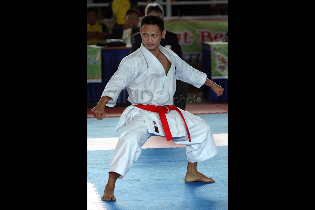 Emas Kata Perseorangan