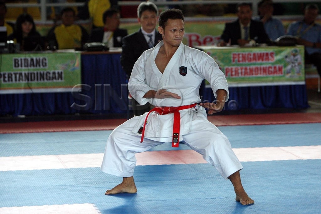 Emas Kata Perseorangan