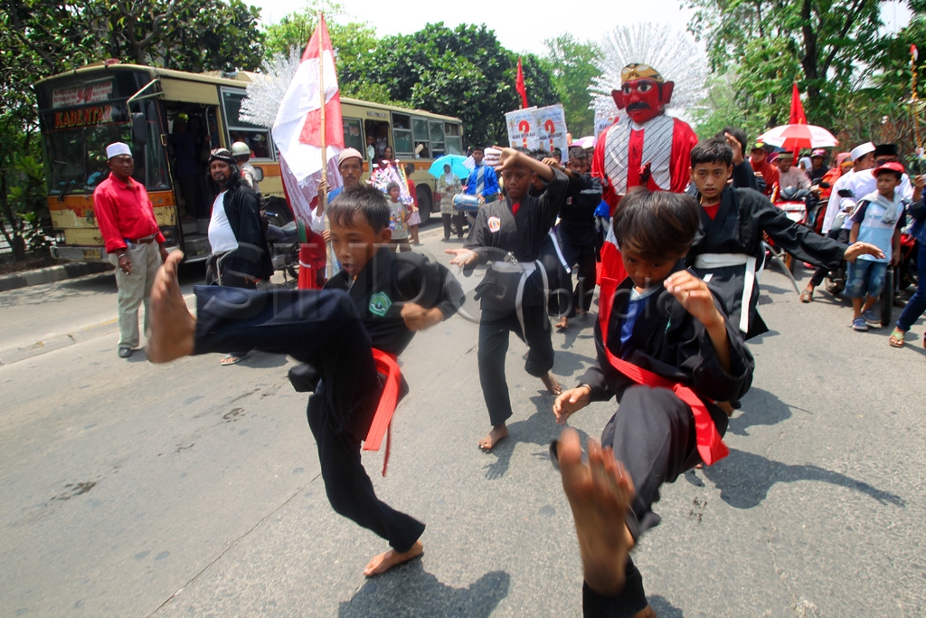 Sedekah Bumi Warga Tanah...