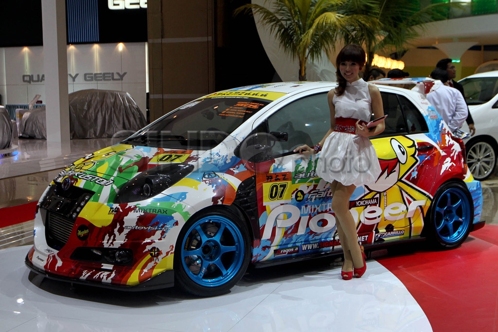 Mobil Modifikasi Di...