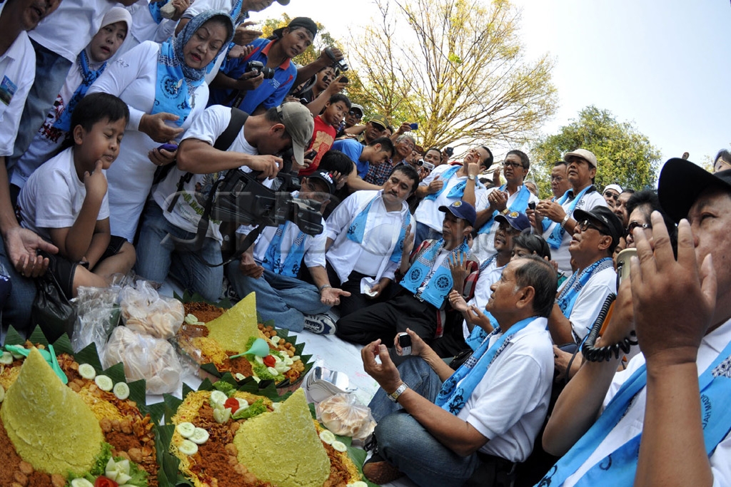 Jokowi Dielu-elukan...