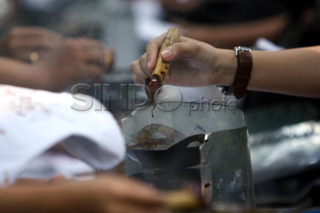 Polwan Peduli Batik