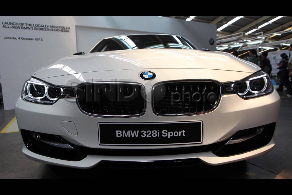 BMW Seri 3 Dirakit Di...