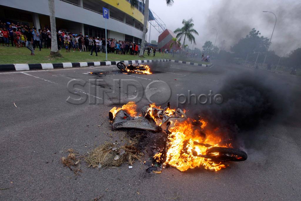 Motor Dibakar Oknum...
