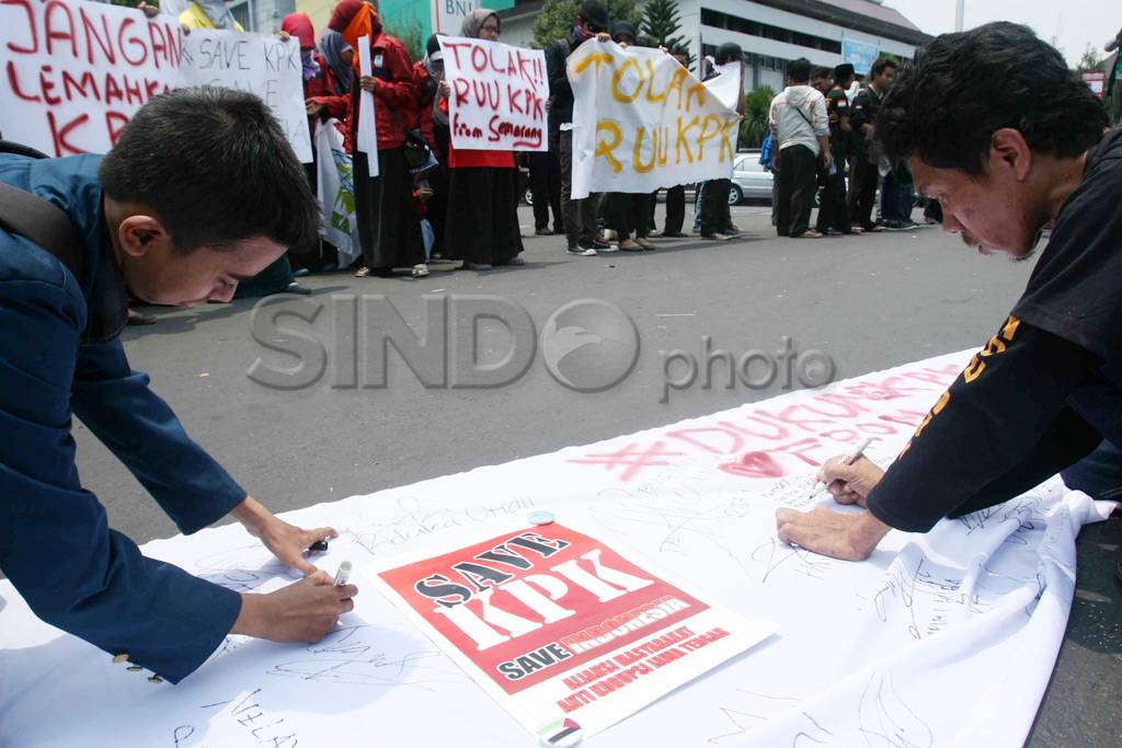 Save KPK - POLRI
