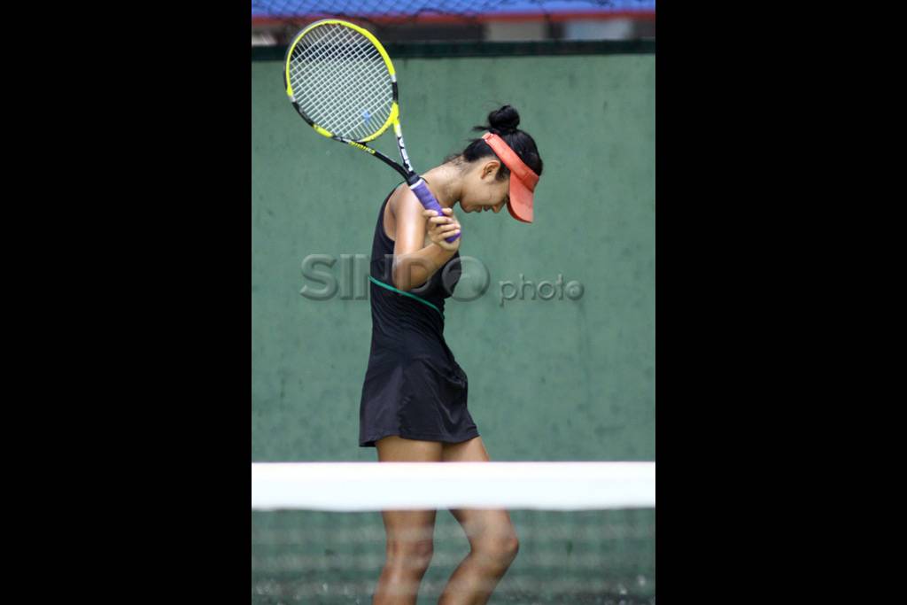 Petenis Unggulan Melaju