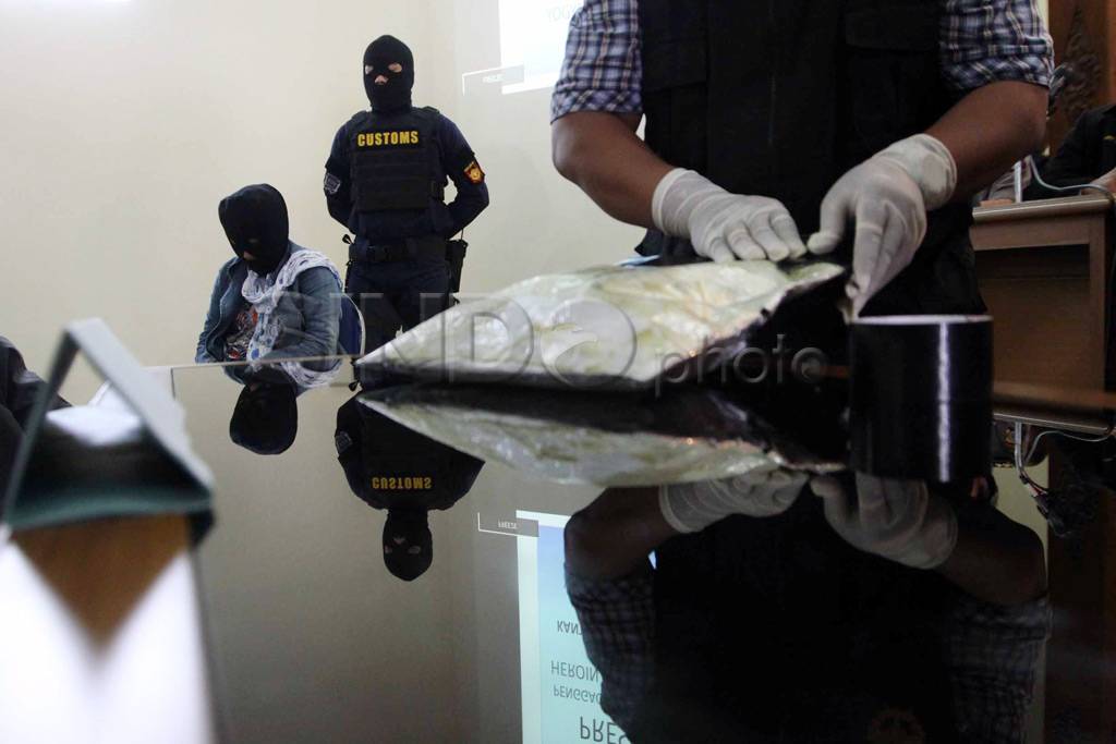 Selundupkan Heroin