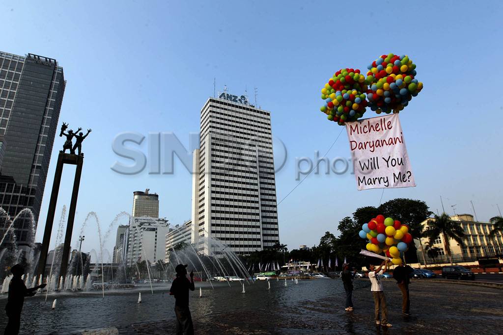Melamar Lewat Balon