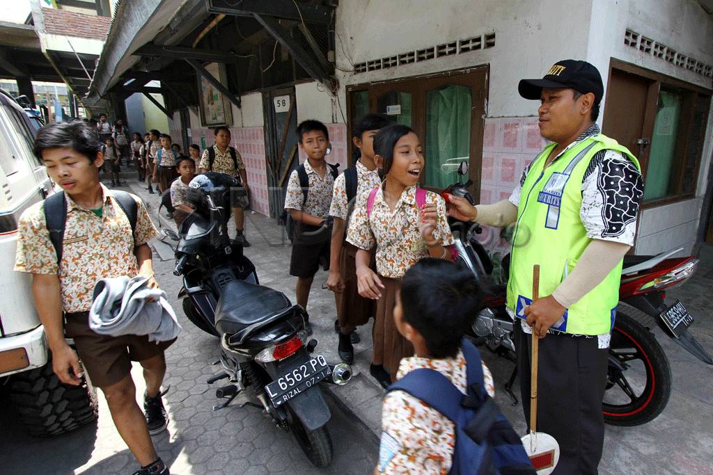 Teror Bom Di Sekolah