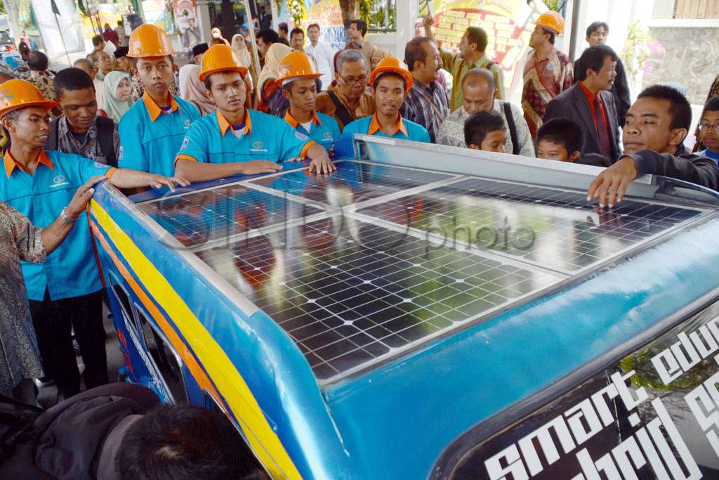 Mobil Listrik Karya...