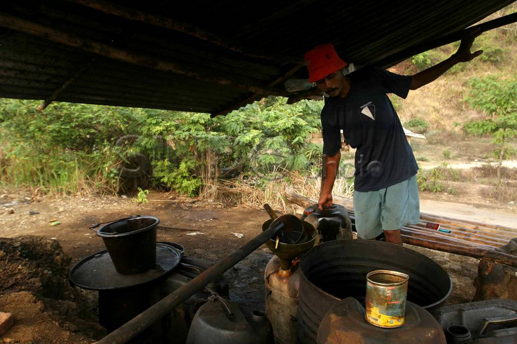Penambang Minyak Tradisional