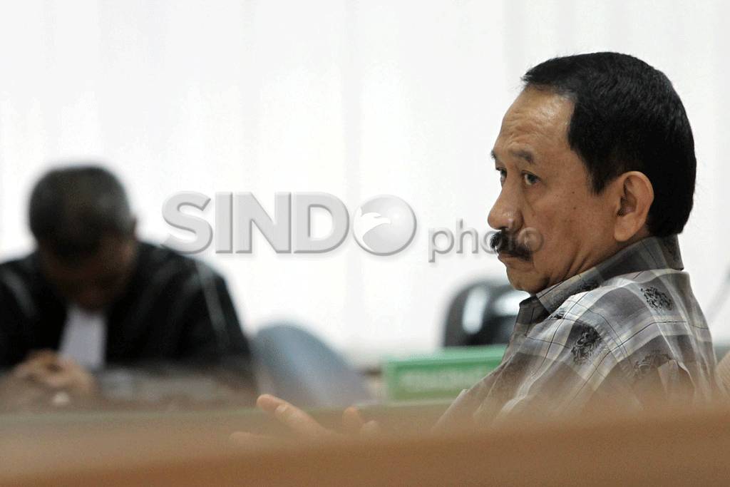 Rustam Dituntut Lima...