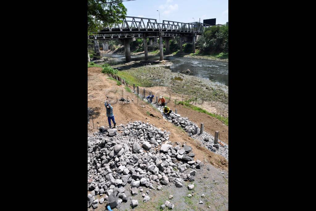 Cegah Banjir Bengawan...