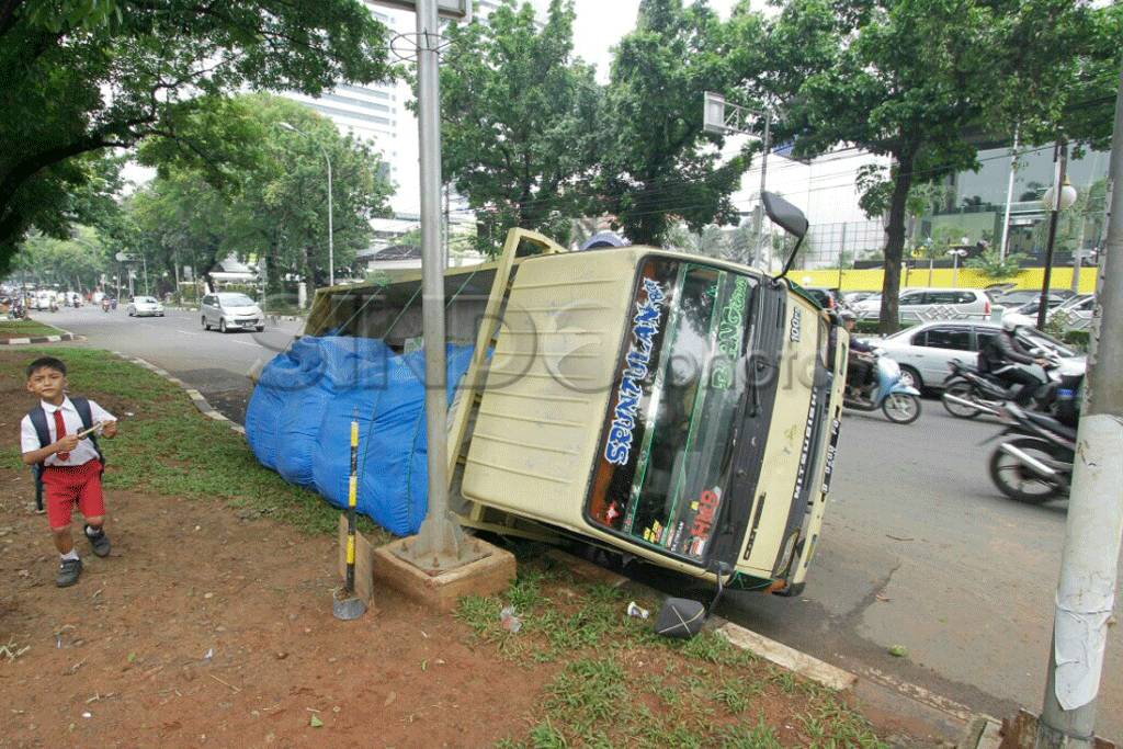 Truk Terguling