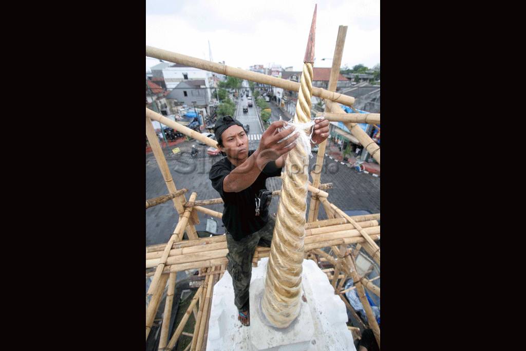 Pasang Kemuncak Tugu