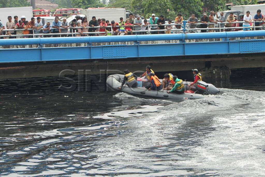 Cari Korban Hanyut