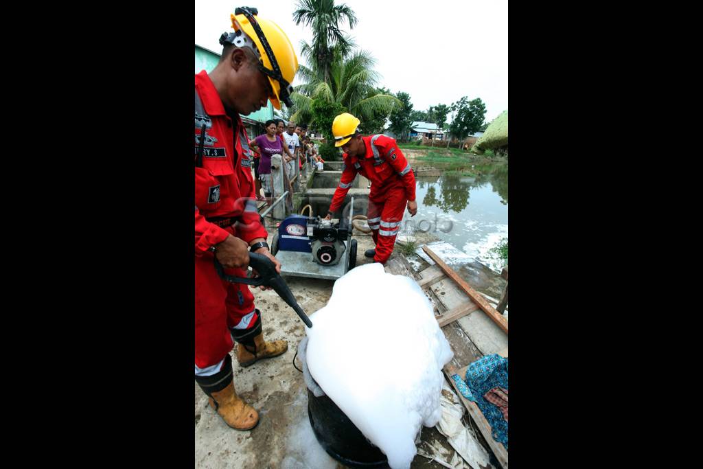 Tanggulangi Minyak Tumpah