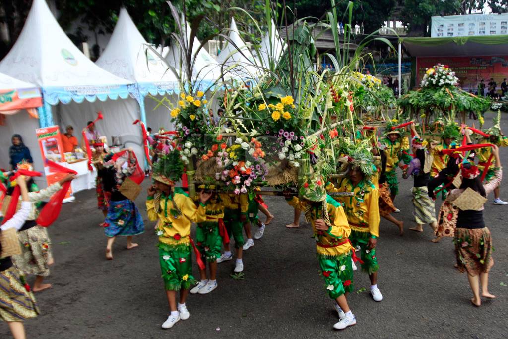 Ngarak Tumpeng