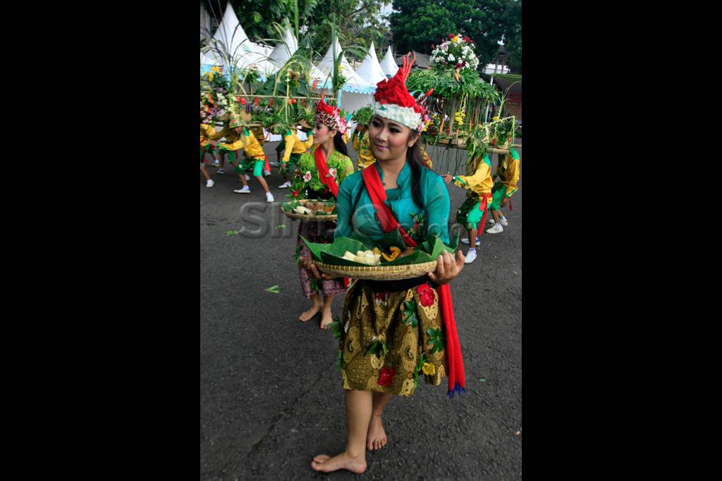 Ngarak Tumpeng