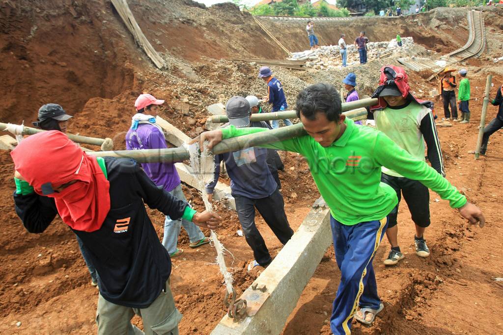 Perbaikan Rel Cilebut