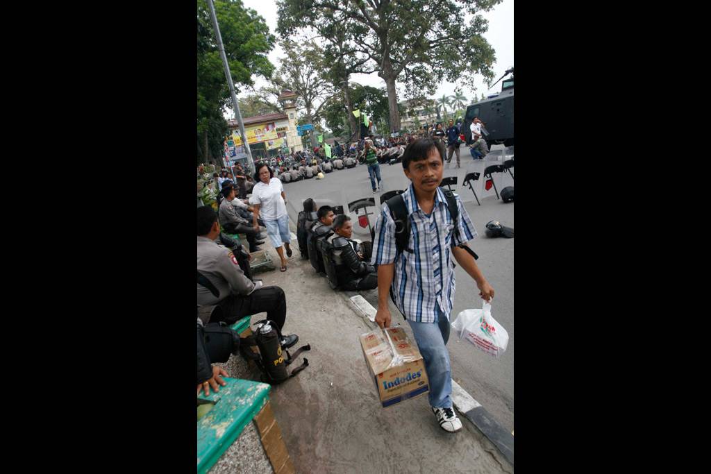 Buruh Tutup Bandara