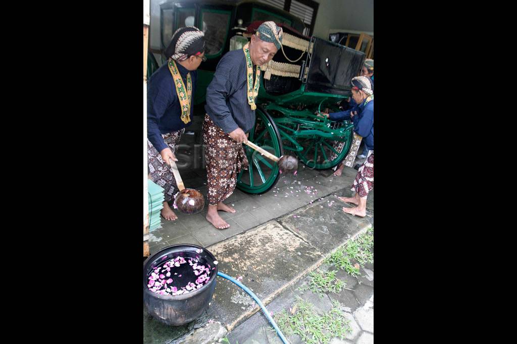 Jamasan Kereta Paku...