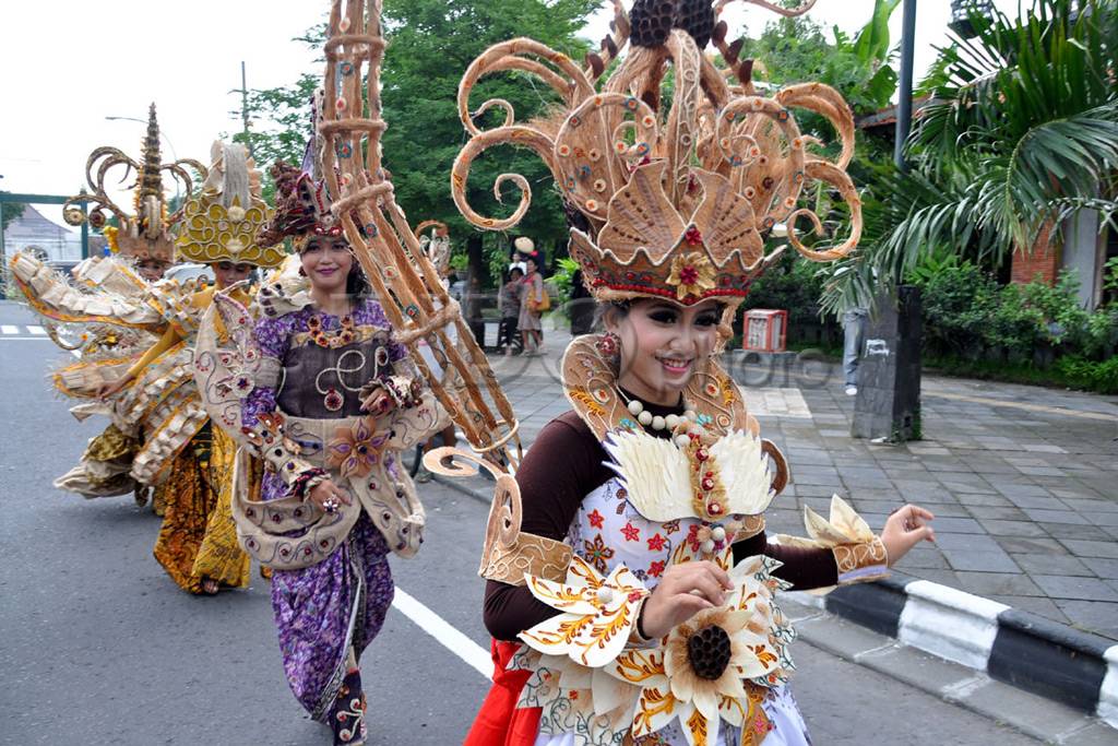 Aksi Red Batik