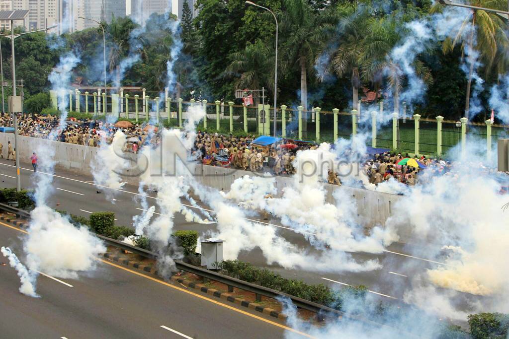 Blokir Jalan Tol
