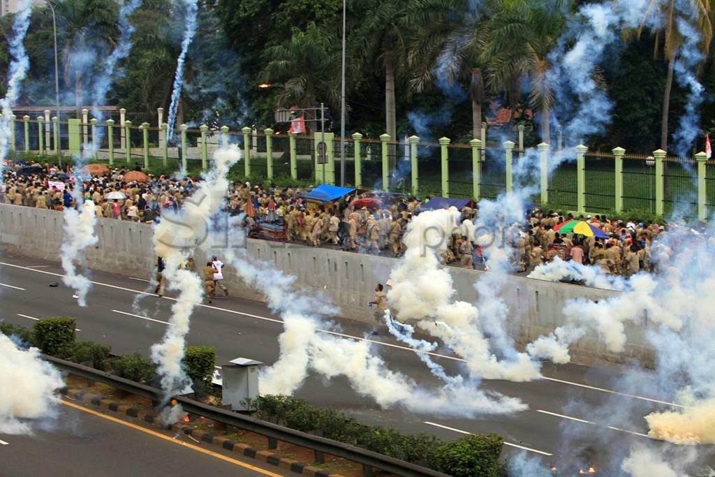 Blokir Jalan Tol