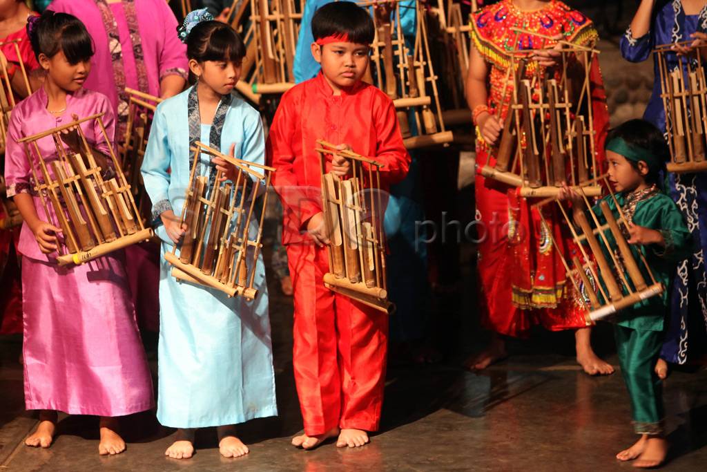 Lestarikan Angklung