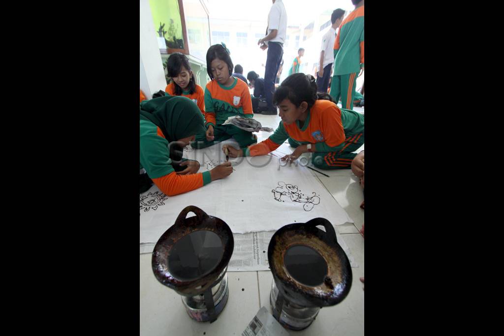Membatik Massal