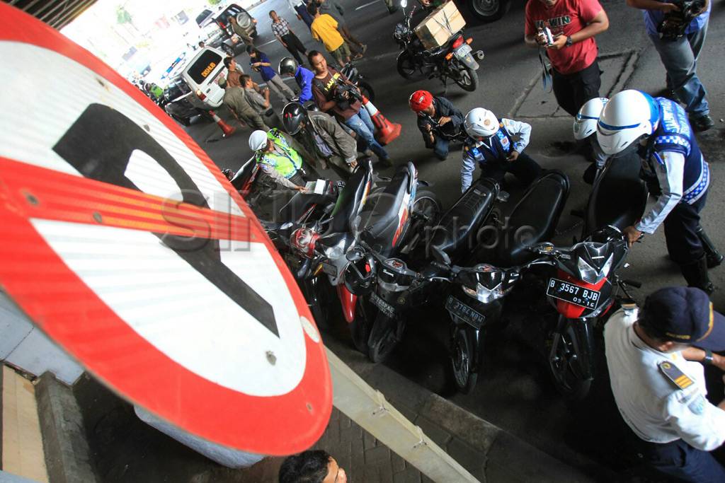Parkir Sembarangan Digembok