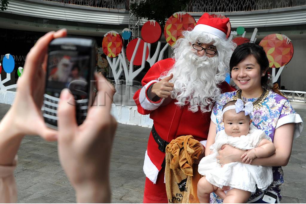Kunjungi Mall Santa...