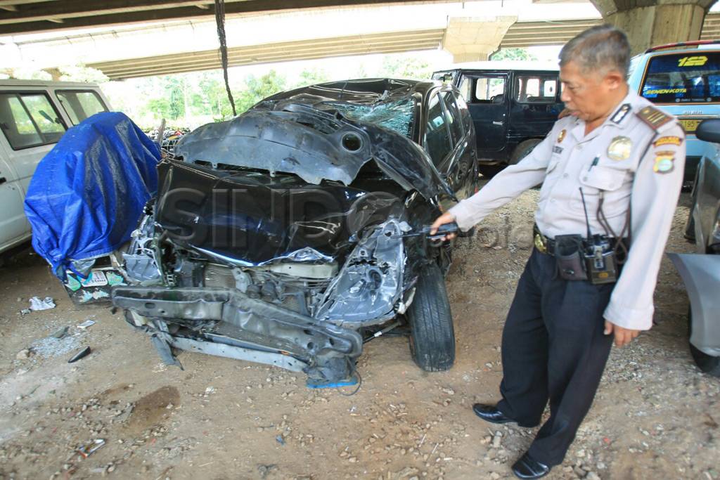 Mobil Livina Maut
