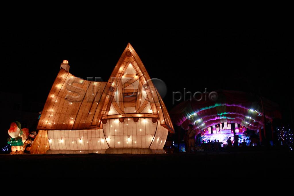 Light Celebration Meriahkan...